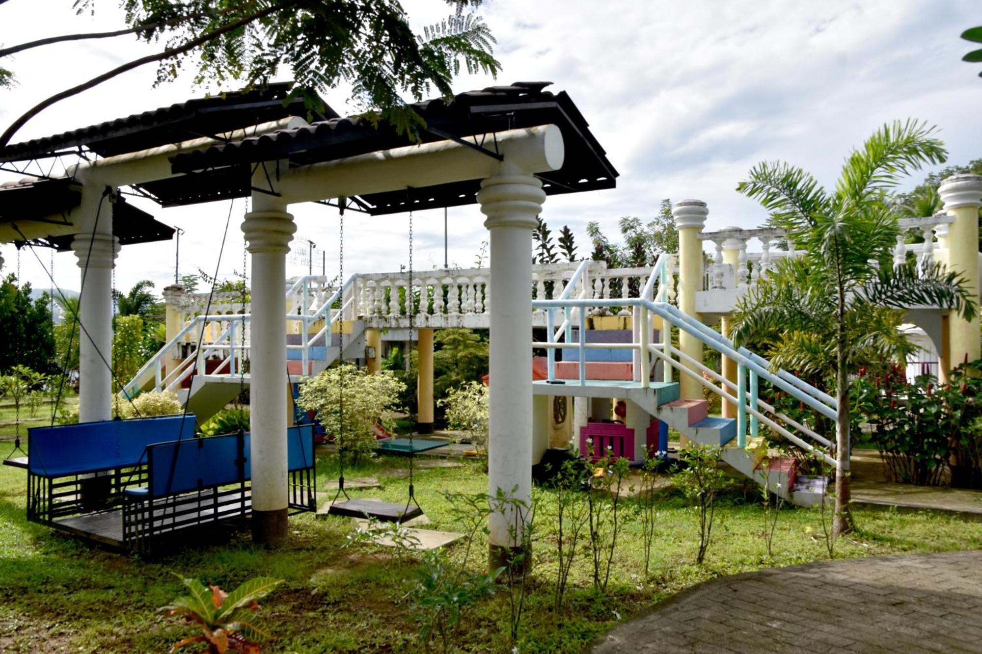 Isla De Oro Hotel Mamburao المظهر الخارجي الصورة